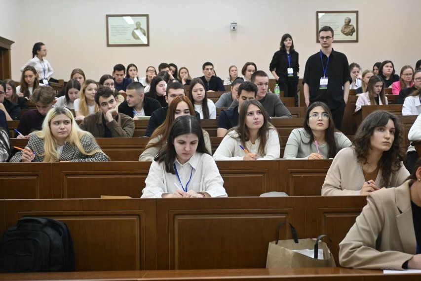 'Правовой ренессанс: новая эра юриспруденции' 'Правовой ренессанс: новая эра юриспруденции'