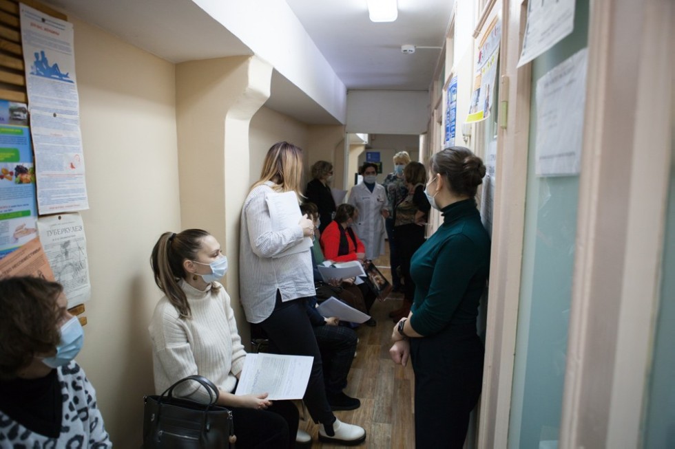 Вакцинация от коронавирусной инфекции прошла в Елабужском институте КФУ Вакцинация от коронавирусной инфекции прошла в Елабужском институте КФУ