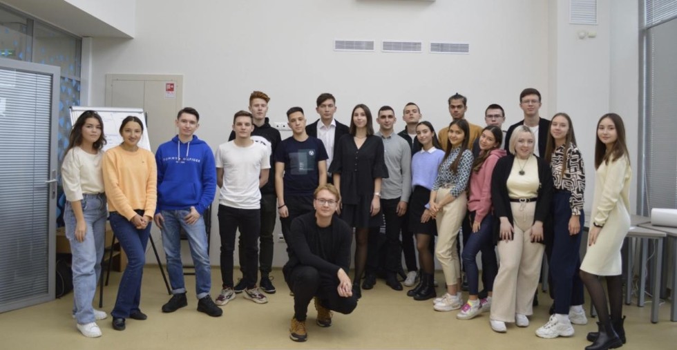 Казан федераль университеты студентларының фәнни түгәрәкләре ассоциациясе активистлары өчен интенсив узды Казан федераль университеты студентларының фәнни түгәрәкләре ассоциациясе активистлары өчен интенсив узды