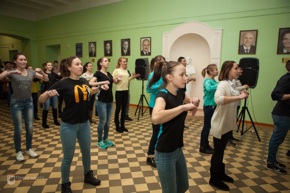 Students actively participate in the campaign 'I choose again!'