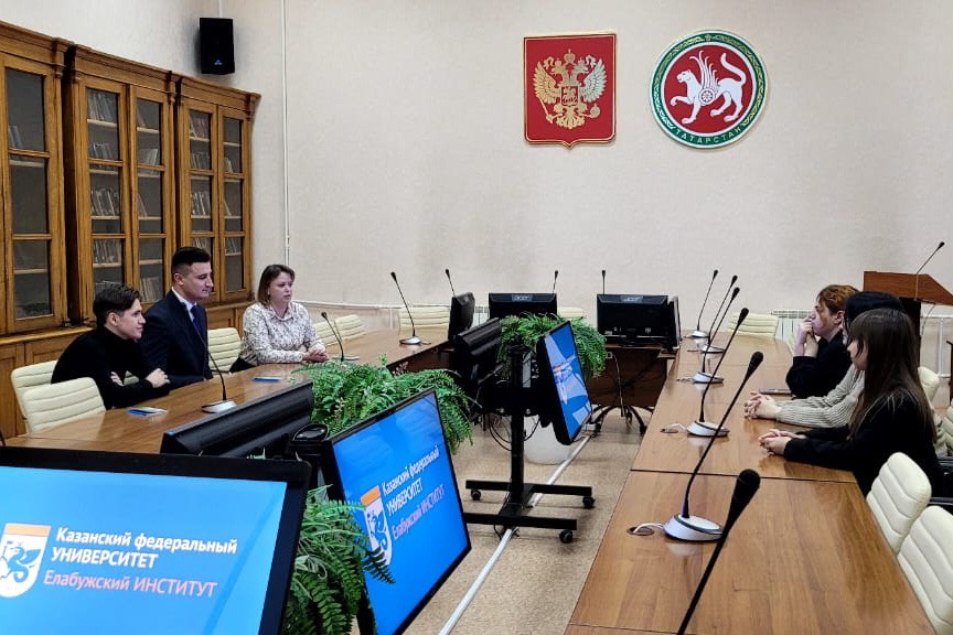 Студенческий актив Елабужского института КФУ обсудил перспективы сотрудничества с Лигой студентов РТ Студенческий актив Елабужского института КФУ обсудил перспективы сотрудничества с Лигой студентов РТ