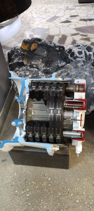 Делегация Института физики посетила Замечательный Дом занимательной науки и техники Делегация Института физики посетила Замечательный Дом занимательной науки и техники