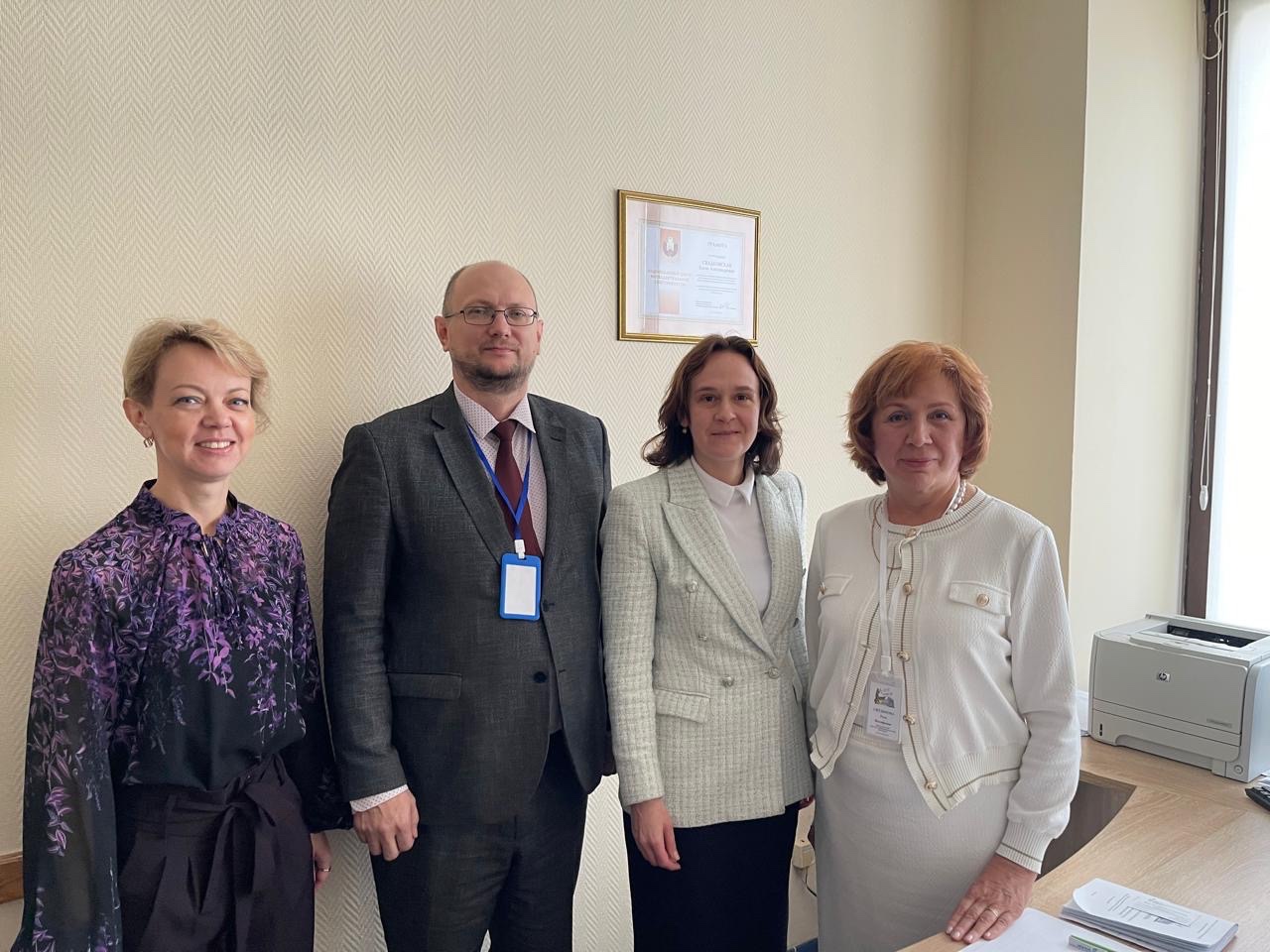 ���������� ������ �� ������ ���������������� ���� ������� ������� � ����������� ������-��������������� ��������� '��������������� �������� ����� � ����������� �����������: � 100-����� ������������ ���������� ������������ ���������������� ������������'