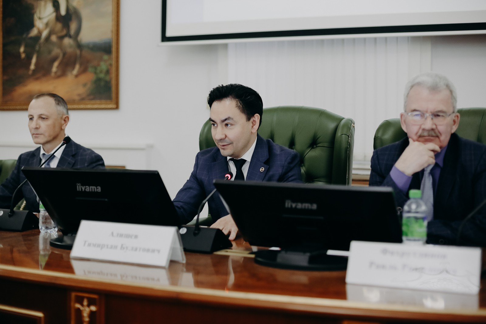 В Институте международных отношений, истории и востоковедения вручили дипломы по программе 'Синхронный перевод (арабский язык)' В Институте международных отношений, истории и востоковедения вручили дипломы по программе 'Синхронный перевод (арабский язык)'