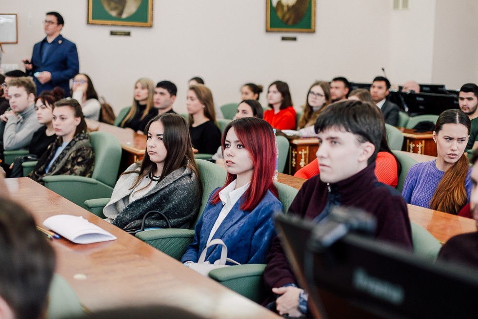 ����������