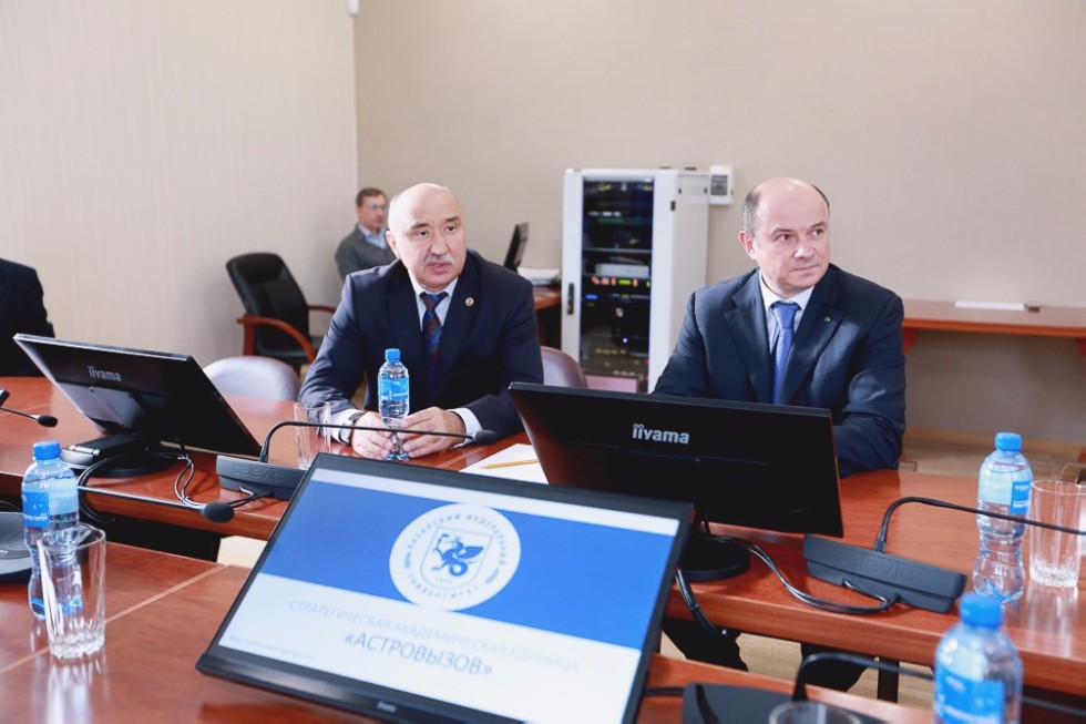 Dean of Sberbank Corporate University and Project 5-100 Expert Valery Katkalo Visited Kazan University