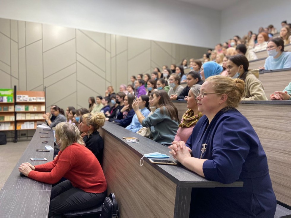 Бу кырлар, бу үзәннәрдә минем үзем генә белгән эзем бар... Бу кырлар, бу үзәннәрдә минем үзем генә белгән эзем бар...