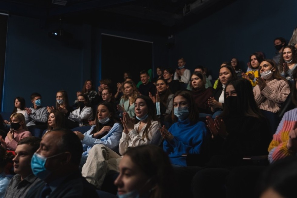 Журналист, публицист и писатель Радик Амиров встретился с первокурсниками Высшей школы журналистики Журналист, публицист и писатель Радик Амиров встретился с первокурсниками Высшей школы журналистики