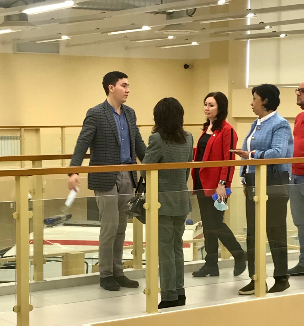 ����������