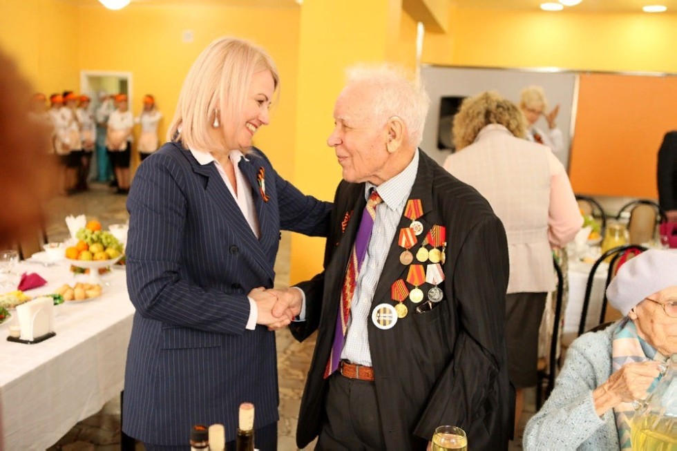 'Поклонимся великим тем годам': День Победы встретили в Елабужском институте КФУ 'Поклонимся великим тем годам': День Победы встретили в Елабужском институте КФУ