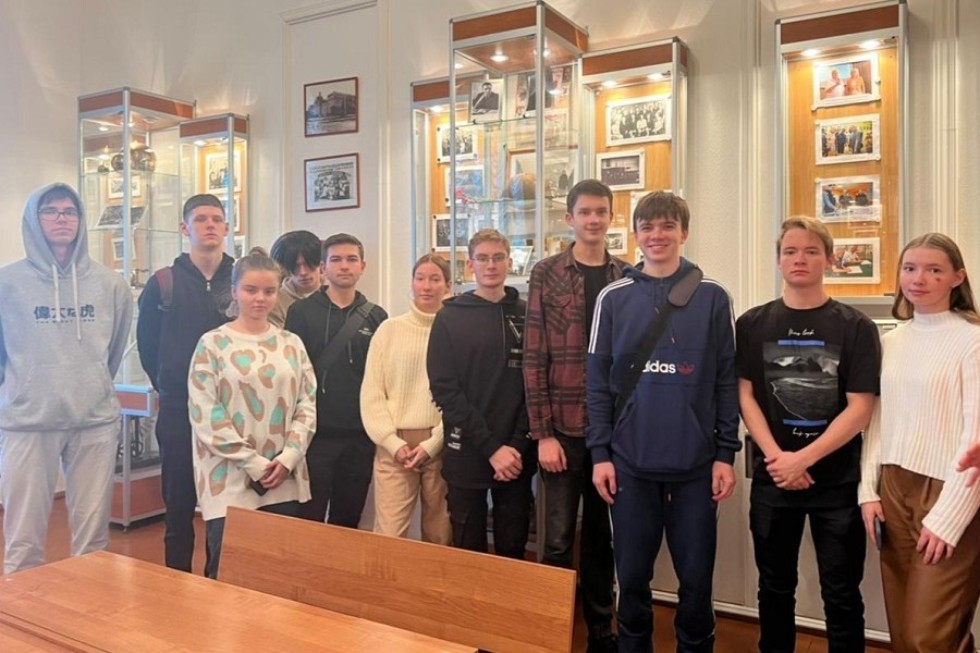 Посещение музея истории Елабужского института Посещение музея истории Елабужского института