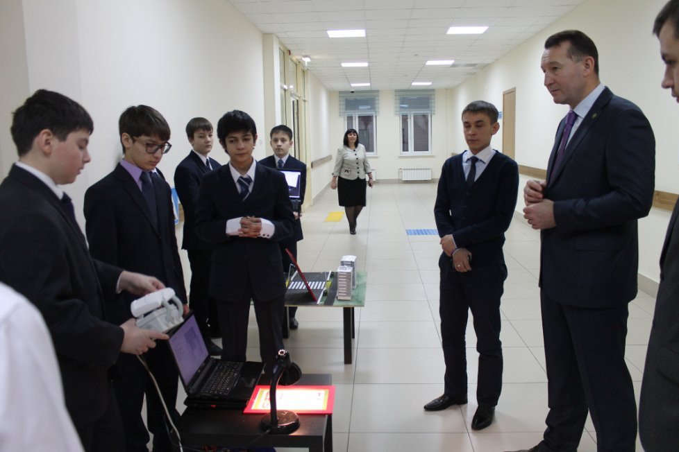 Minister of labor, employment and social security of Tatarstan Republic, Airat Shafigullin, answered questions of IT-Lyceum students