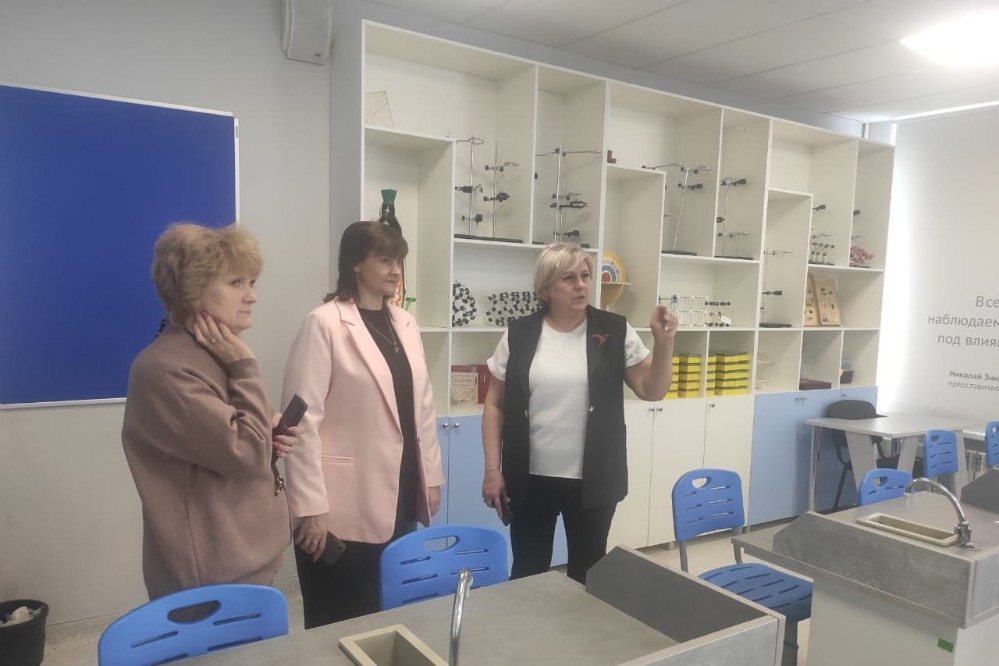 The delegation of the Kyrgyz-Russian Slavic University school adopts the experience of Elabuga Institute of KFU The delegation of the Kyrgyz-Russian Slavic University school adopts the experience of Elabuga Institute of KFU