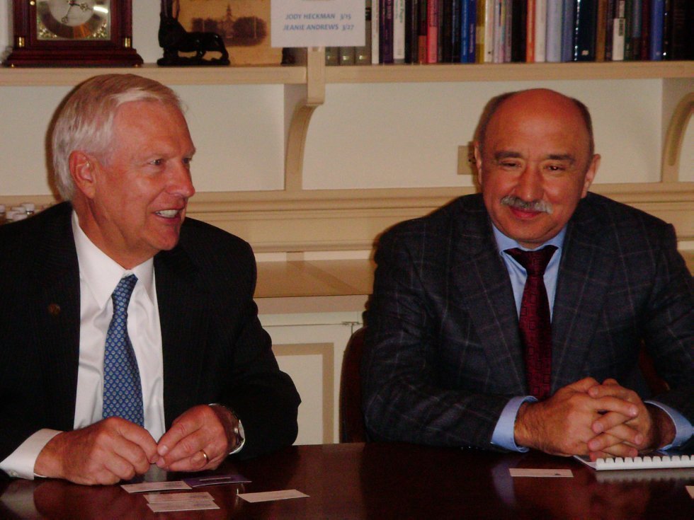 KFU Rector Ilshat Gafurov and President of Penn State University Rodney Erickson Signed MoU