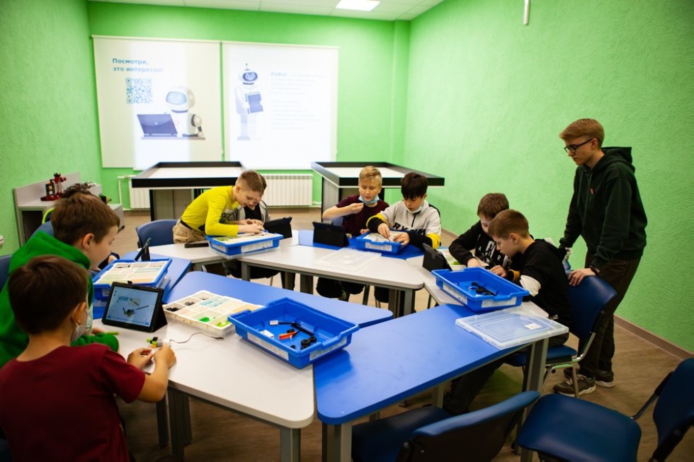 ����������