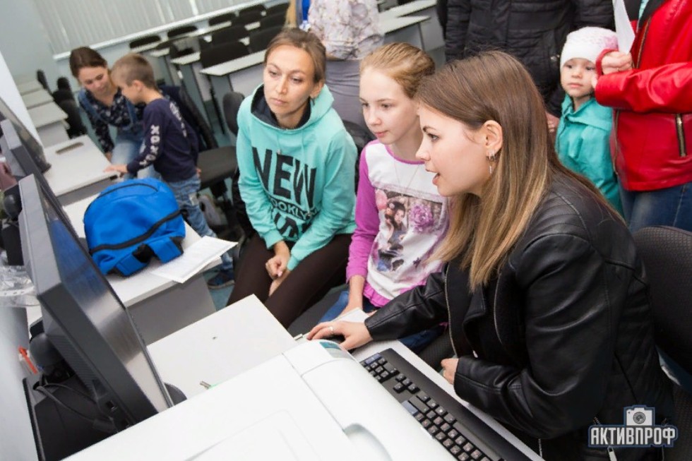 В Набережночелнинском институте КФУ состоялось открытие Фестиваля 'Ночь науки' В Набережночелнинском институте КФУ состоялось открытие Фестиваля 'Ночь науки'