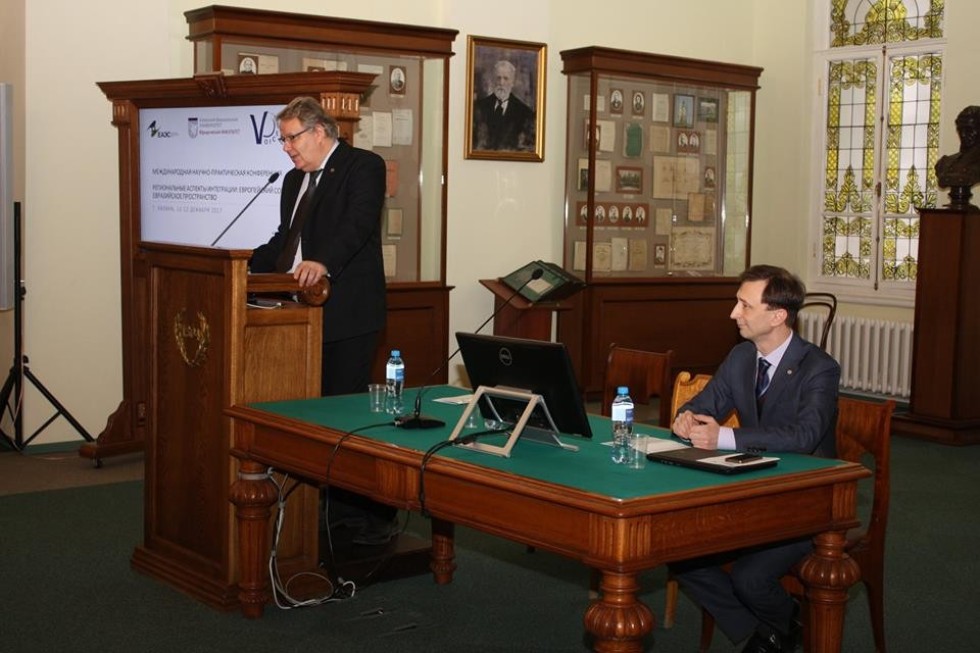 На Юрфаке обсудили вопросы интеграции в Европейском союзе и на Евразийском пространстве На Юрфаке обсудили вопросы интеграции в Европейском союзе и на Евразийском пространстве