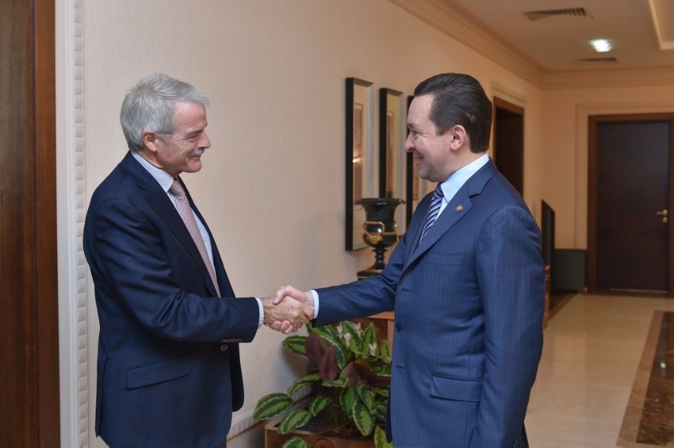 Chairman of NHS England Malcom Grant Visits Kazan University