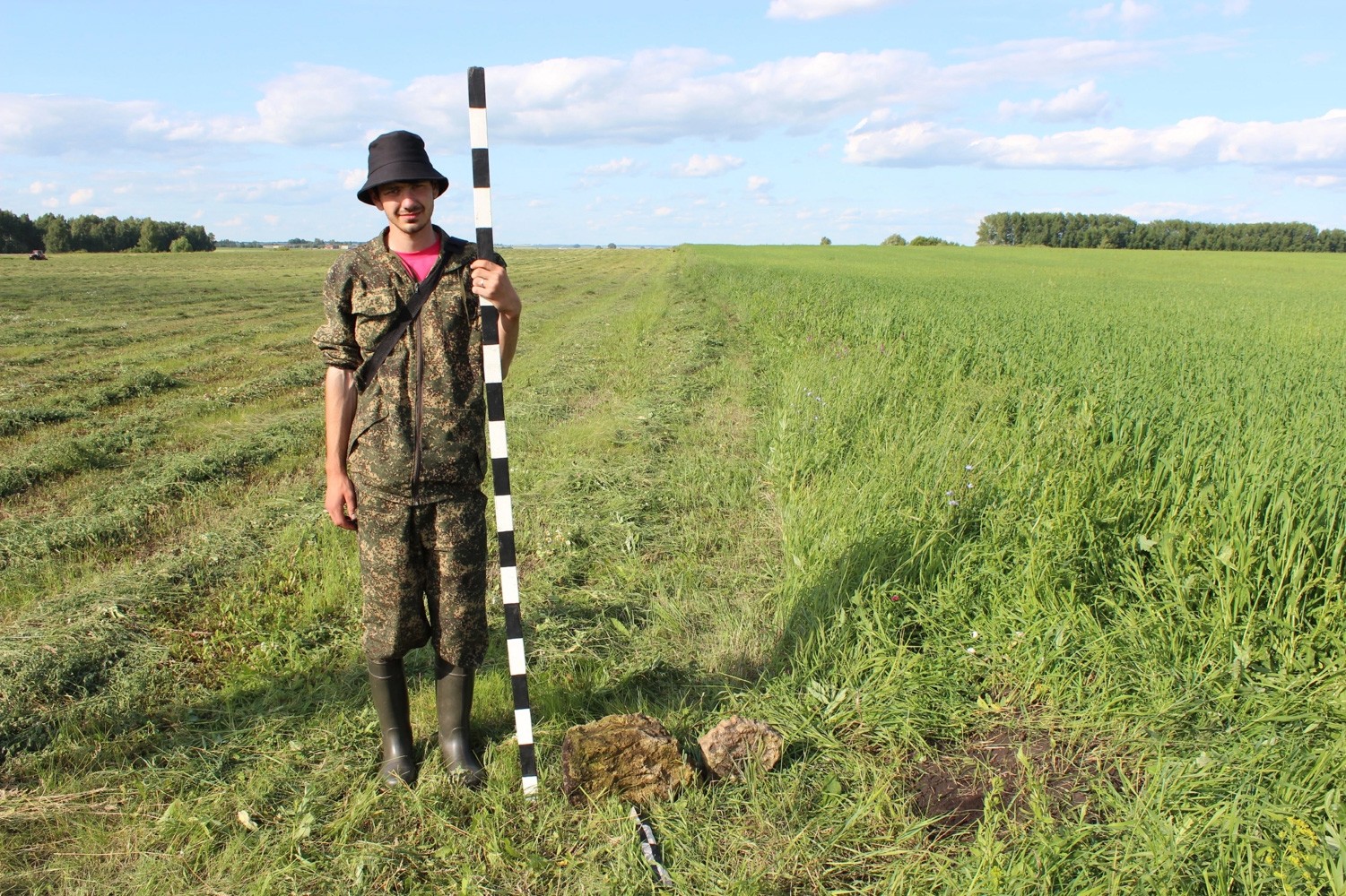 Студенты Елабужского института КФУ продолжают поиски памятников на 'Ташбилге' Студенты Елабужского института КФУ продолжают поиски памятников на 'Ташбилге'