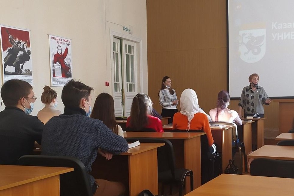 Клуб 'Золотой учитель'. Дискуссионная площадка 'Авторские школы России' Клуб 'Золотой учитель'. Дискуссионная площадка 'Авторские школы России'