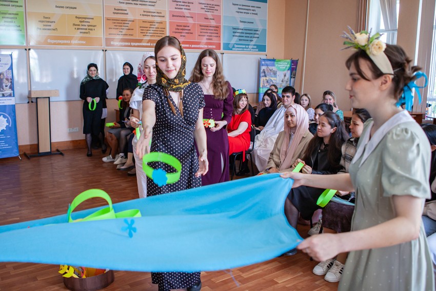 На празднике славянской письменности в Елабужском институте КФУ состоялся диалог культур На празднике славянской письменности в Елабужском институте КФУ состоялся диалог культур