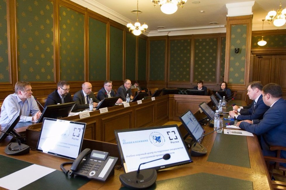 Rector Ilshat Gafurov Meets with Microsoft and Rohde & Schwarz