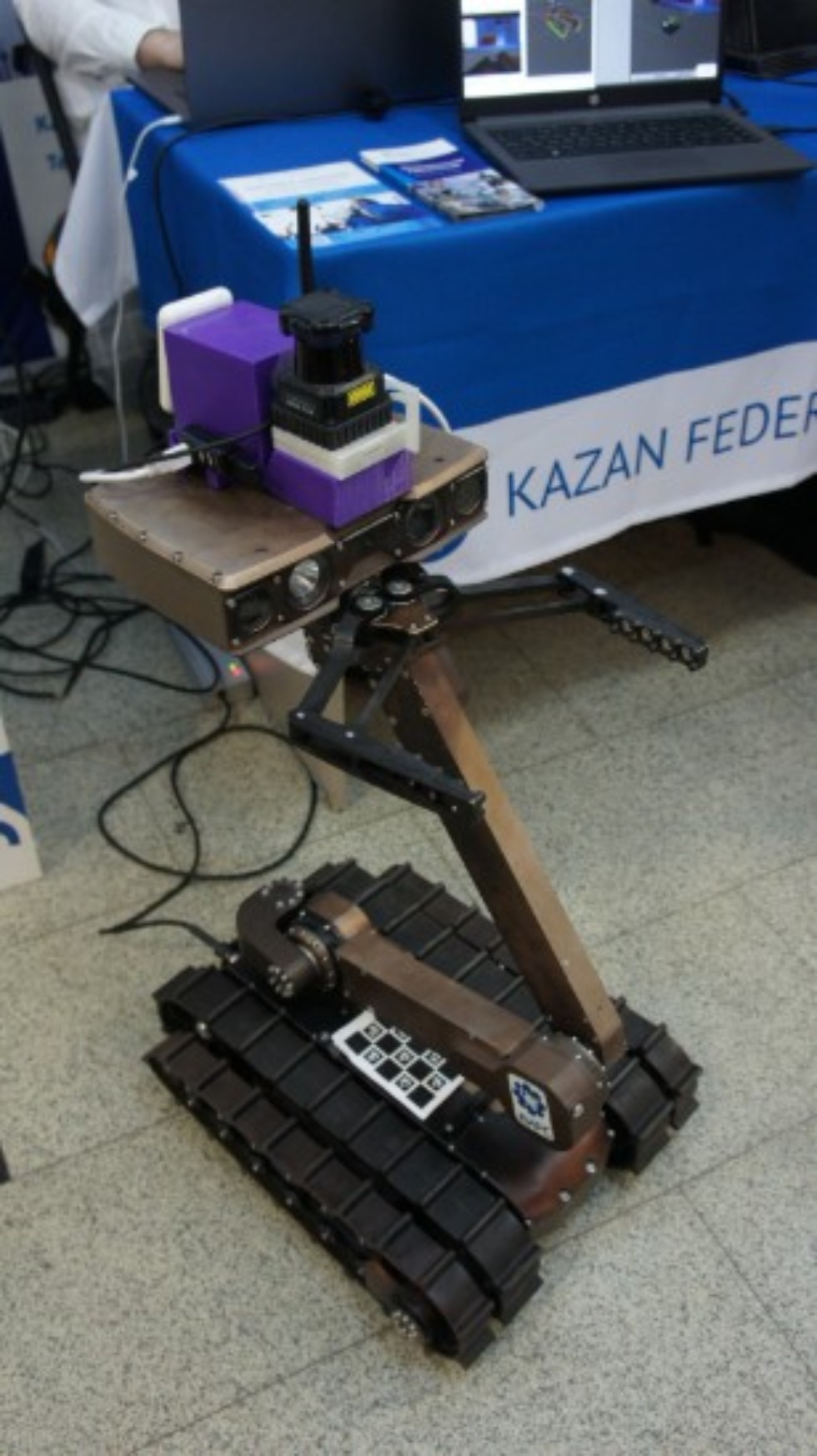 An employee of the Laboratory of intelligent robotic systems took part in the Science Festival for the 1-year students of Kazan Federal University