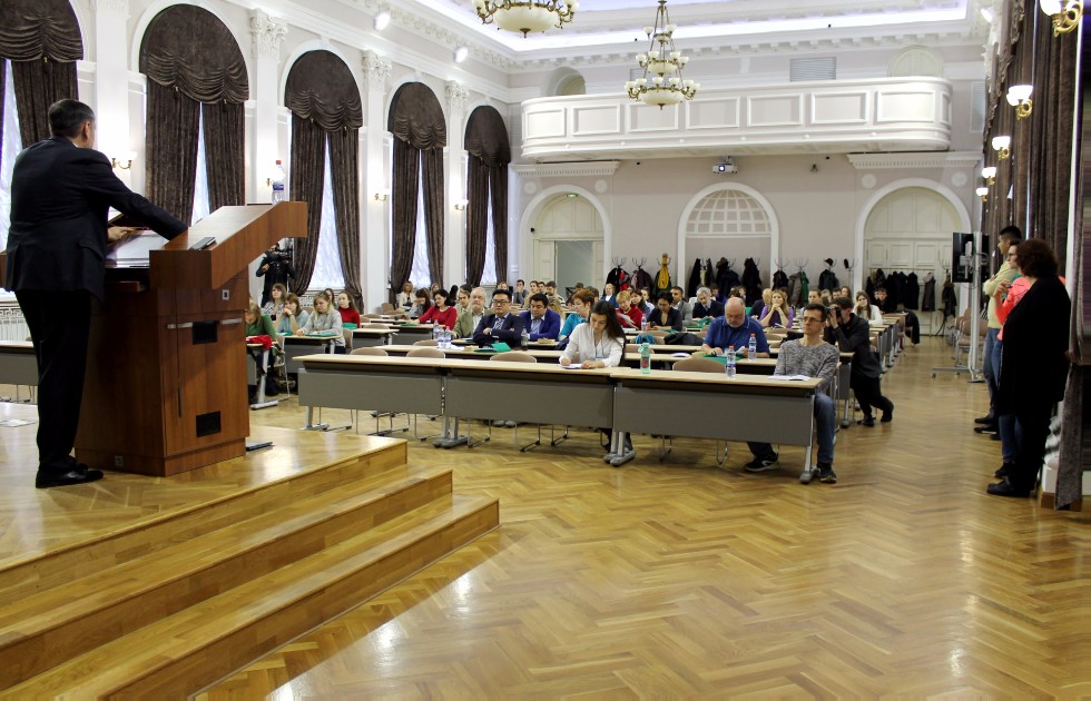 �������-������