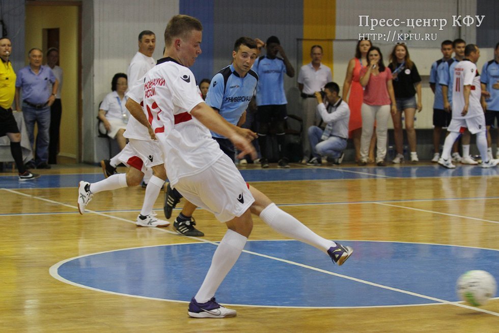 Minister?s team beats the Students