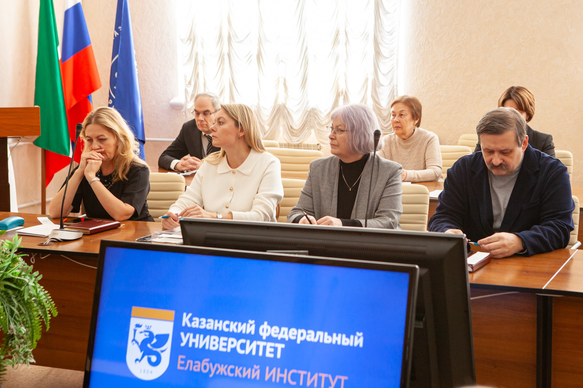 В Елабужском институте КФУ прошло заседание Ученого совета В Елабужском институте КФУ прошло заседание Ученого совета