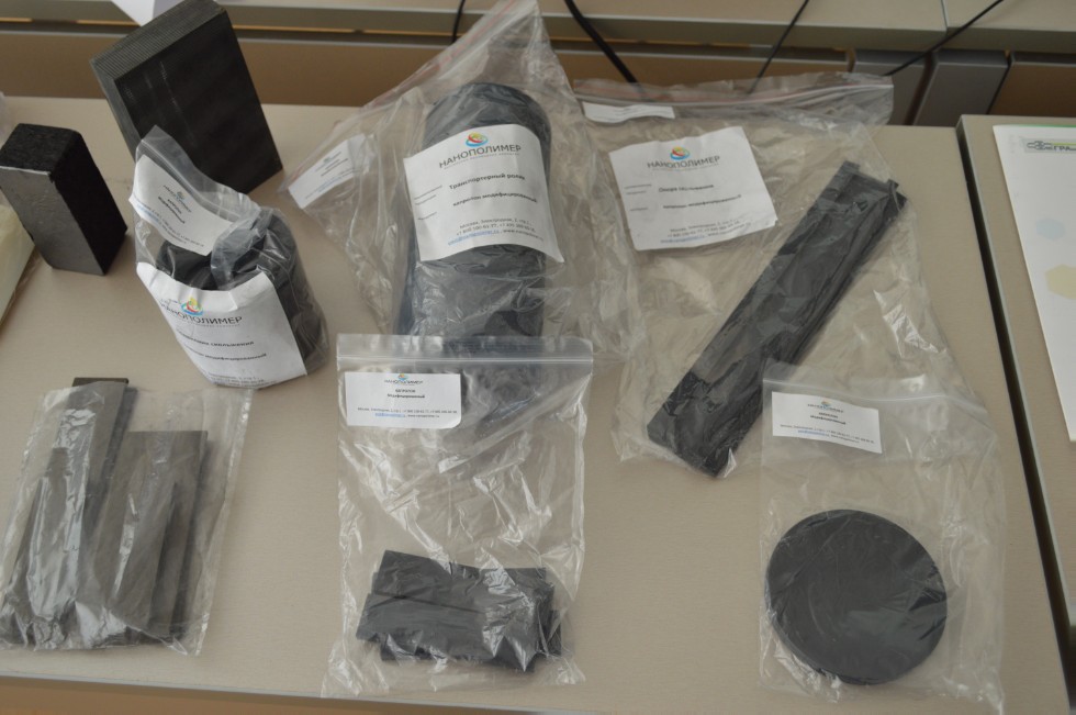 �������-����������� '���������� ���������' �� '���������' (�. ������) � ��� '�����������������-�������'(�. ������)