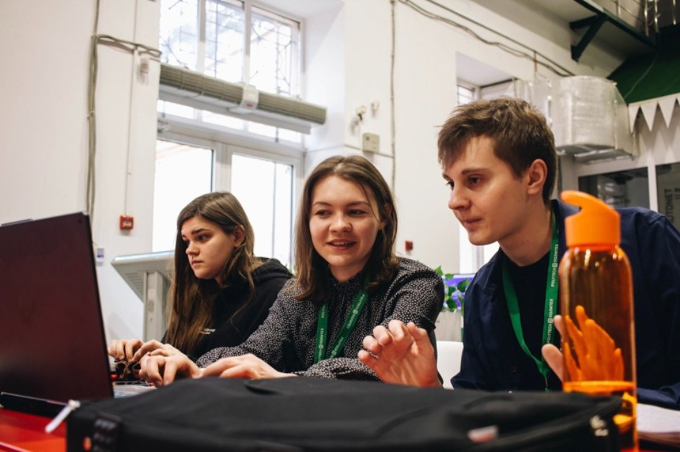 � �����-���������� ������ ��������������� ����� 'Phygital Universe'!