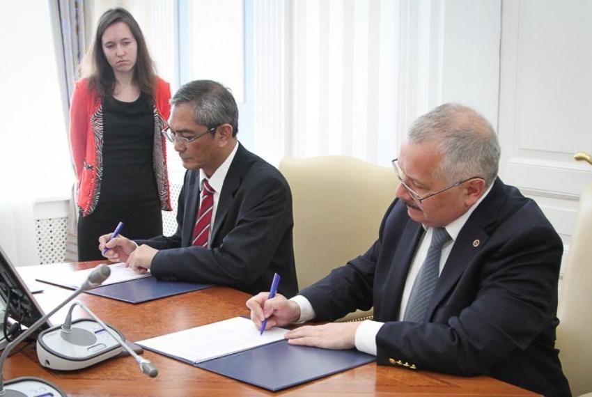 KFU and Tun Abdul Razak University signed Memorandum of Understanding