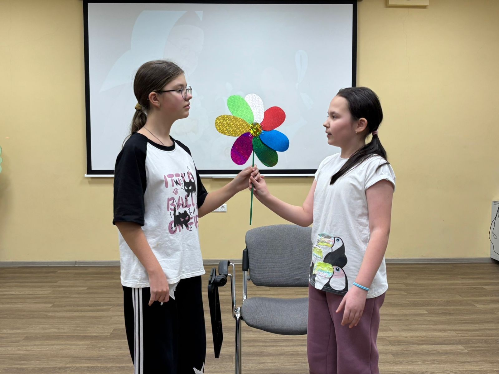 Репетиции в детском театре КФУ 'Радуга' продолжаются Репетиции в детском театре КФУ 'Радуга' продолжаются