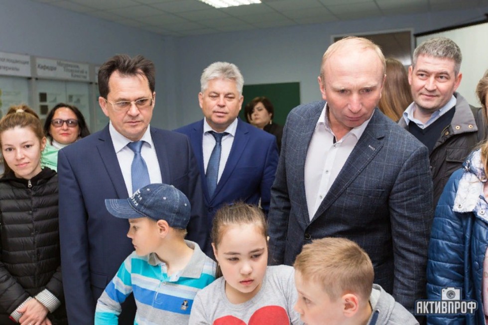 В Набережночелнинском институте КФУ состоялось открытие Фестиваля 'Ночь науки' В Набережночелнинском институте КФУ состоялось открытие Фестиваля 'Ночь науки'