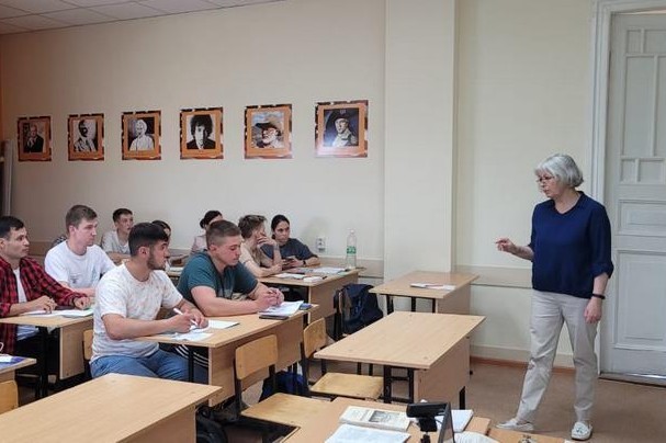 В Елабужском институте прошла лекция 'Мы против коррупции' В Елабужском институте прошла лекция 'Мы против коррупции'