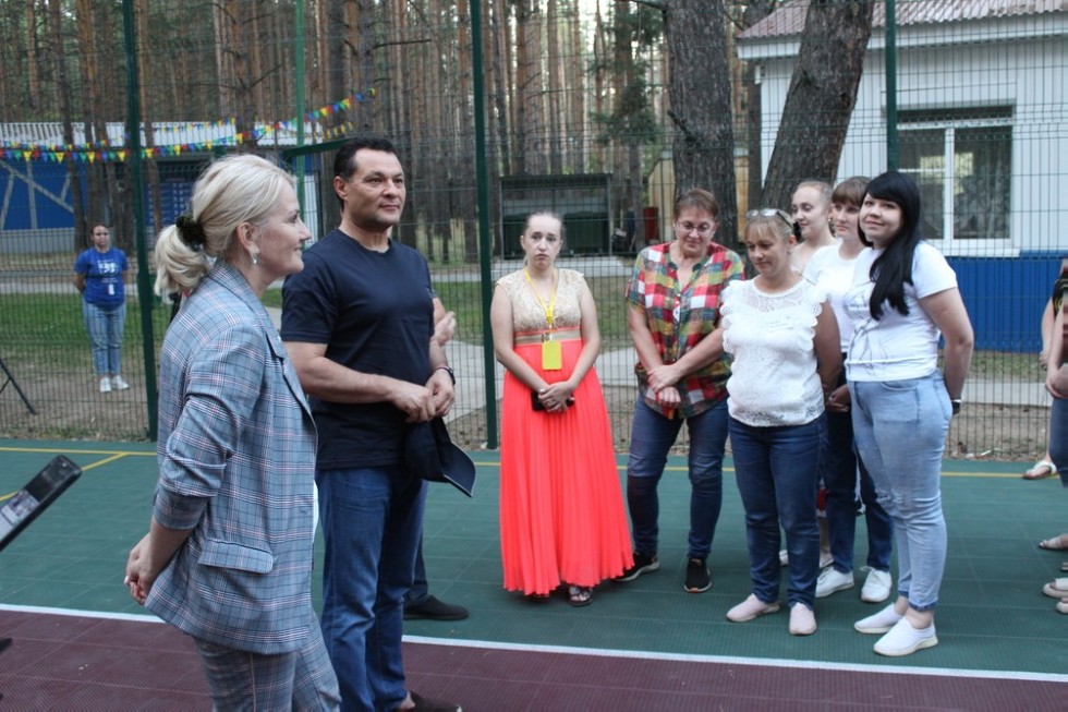 Директор Елабужского института КФУ и глава Елабужского муниципального района посетили 'Университетскую смену' Директор Елабужского института КФУ и глава Елабужского муниципального района посетили 'Университетскую смену'