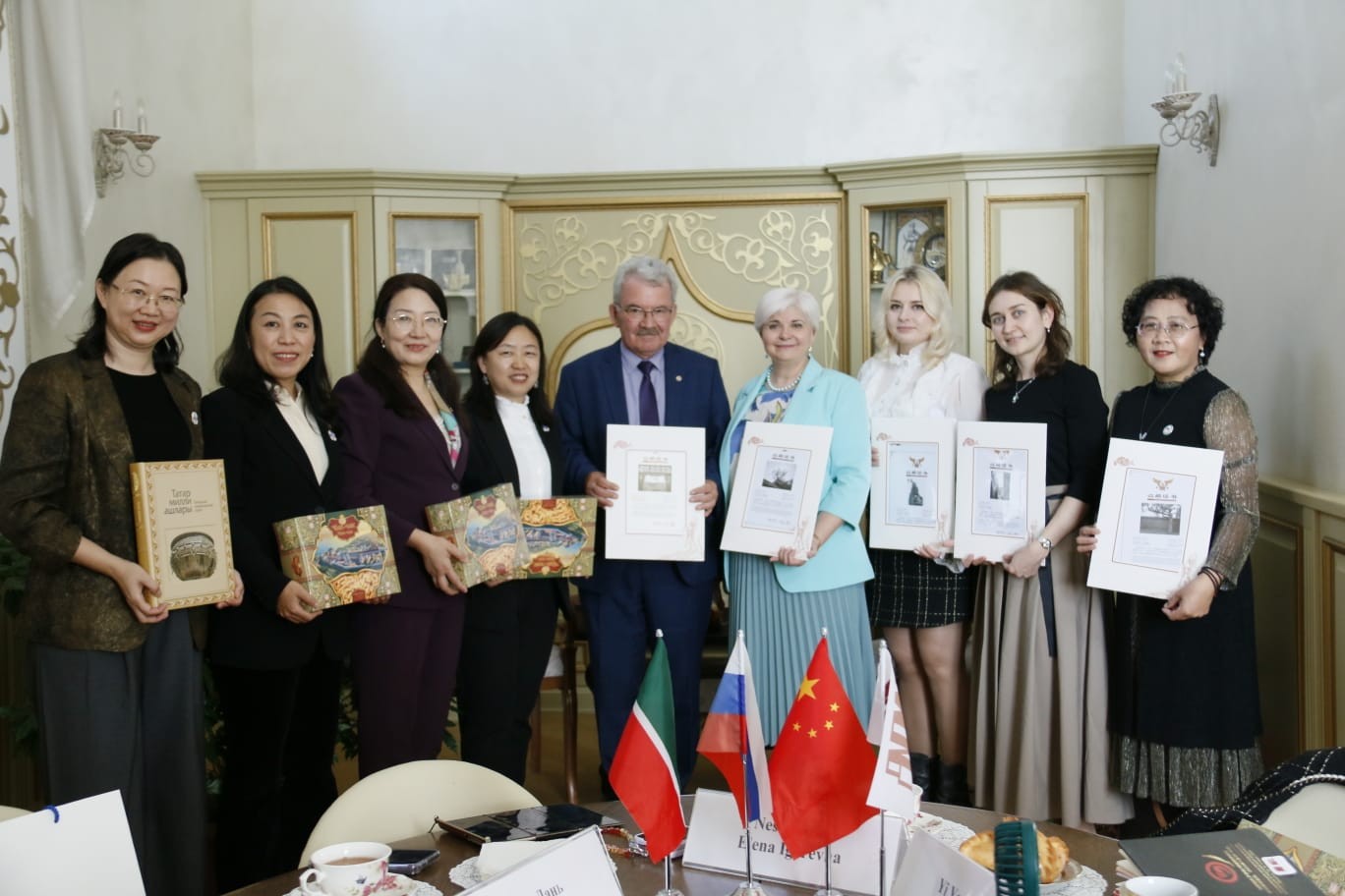 Делегация Шаньдунского педагогического университета посетила ИМОИиВ Делегация Шаньдунского педагогического университета посетила ИМОИиВ