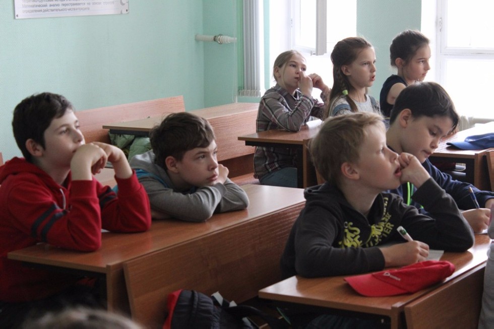 Участники смены 'ИнтеЛЛето' познакомились с Николаем Лобачевским Участники смены 'ИнтеЛЛето' познакомились с Николаем Лобачевским