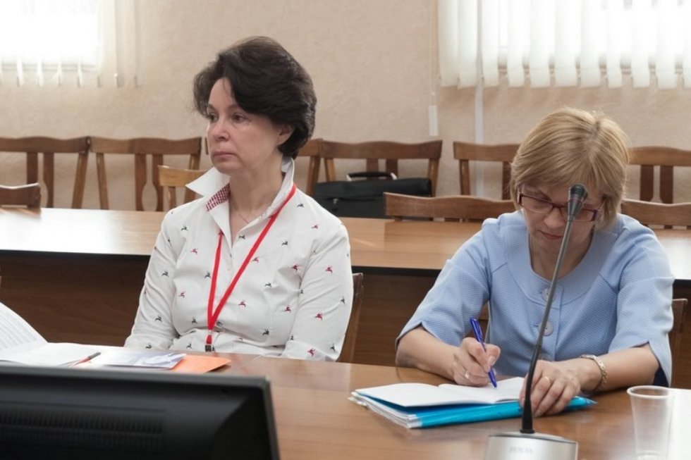 'Теория жива, пока работает на практике' 'Теория жива, пока работает на практике'