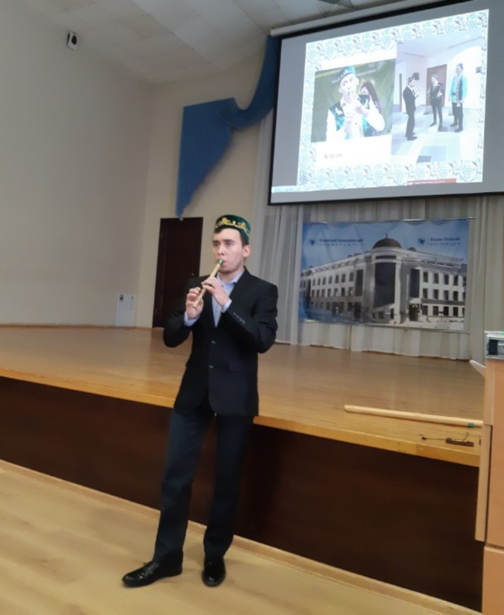 Студенты Высшей школы национального образования и культуры имени Габдуллы Тукая приняли участие в работе 'Школы молодых ученых-исследователей всемирного культурного наследия' в ИМО КФУ Студенты Высшей школы национального образования и культуры имени Габдуллы Тукая приняли участие в работе 'Школы молодых ученых-исследователей всемирного культурного наследия' в ИМО КФУ