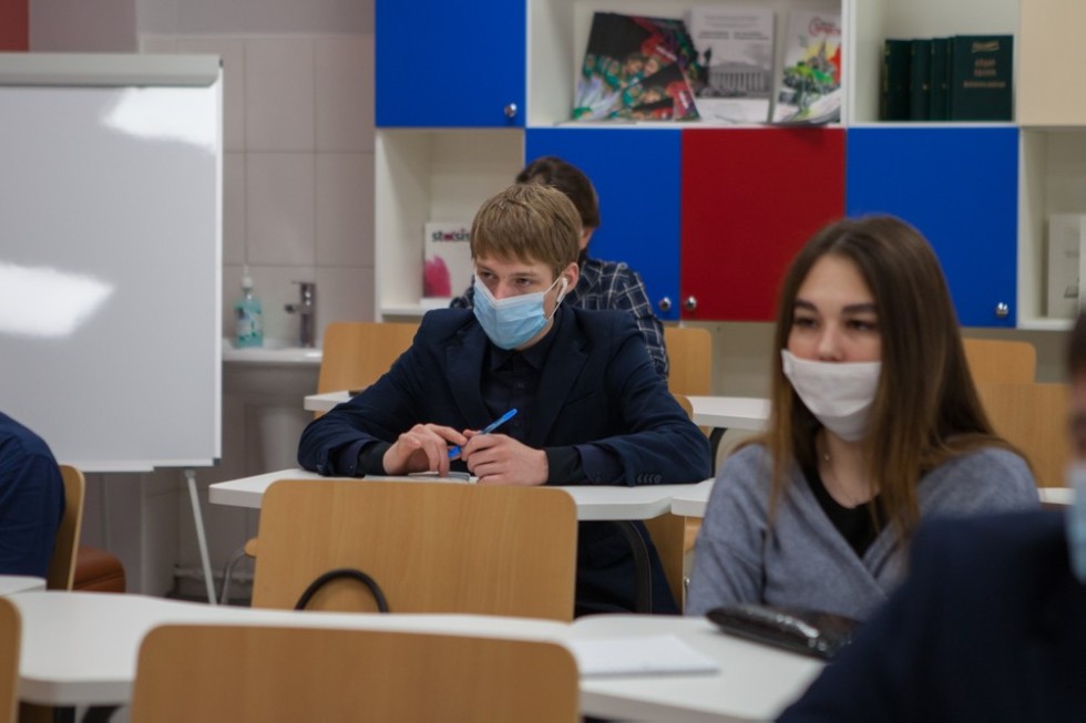 Екатерина Турилова прочла лекцию по теории вероятности для 'Университетской' школы Екатерина Турилова прочла лекцию по теории вероятности для 'Университетской' школы