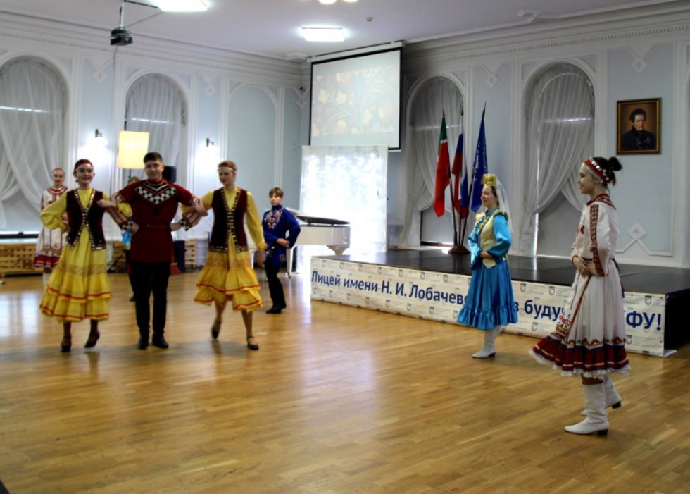 В Лицее имени Н. И. Лобачевского КФУ состоялся праздничный концерт, посвящённый Международному женскому дню ,2021-2022 учебный год, мероприятия