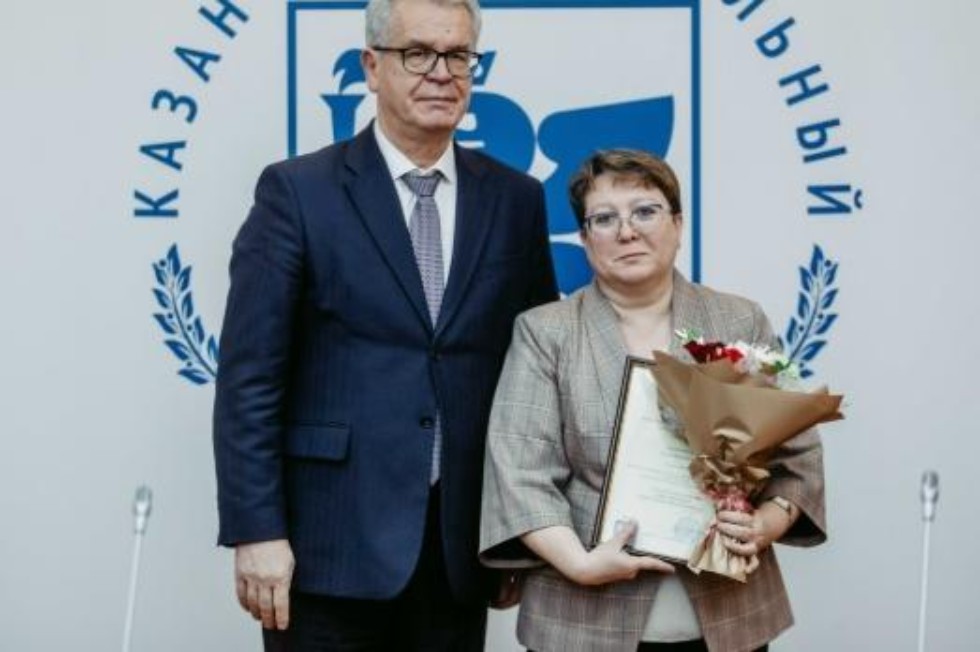 Преподавателям Елабужского института вручены высокие награды Преподавателям Елабужского института вручены высокие награды