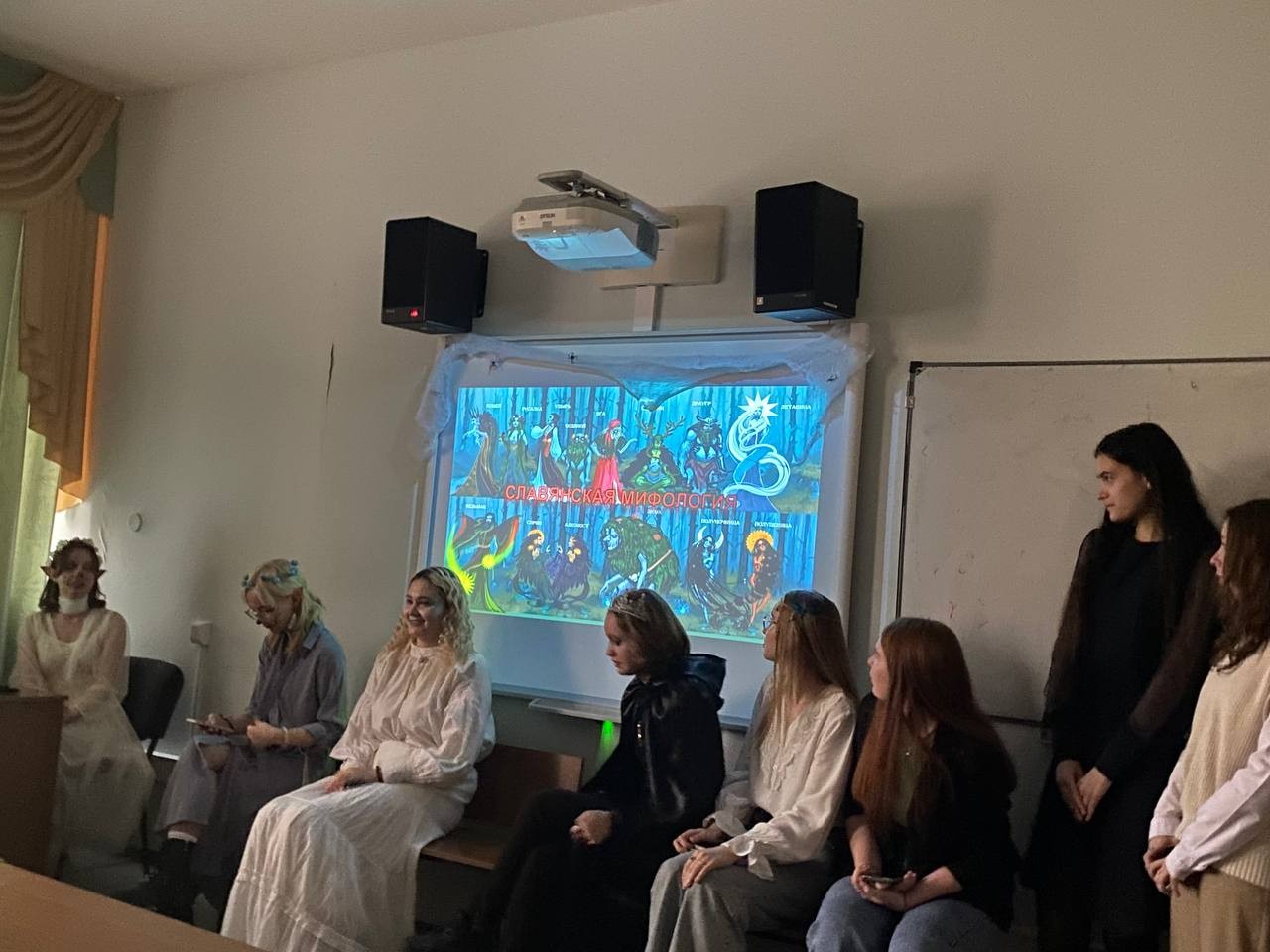 Велесова ночь. По следам славянских мифологических персонажей Велесова ночь. По следам славянских мифологических персонажей