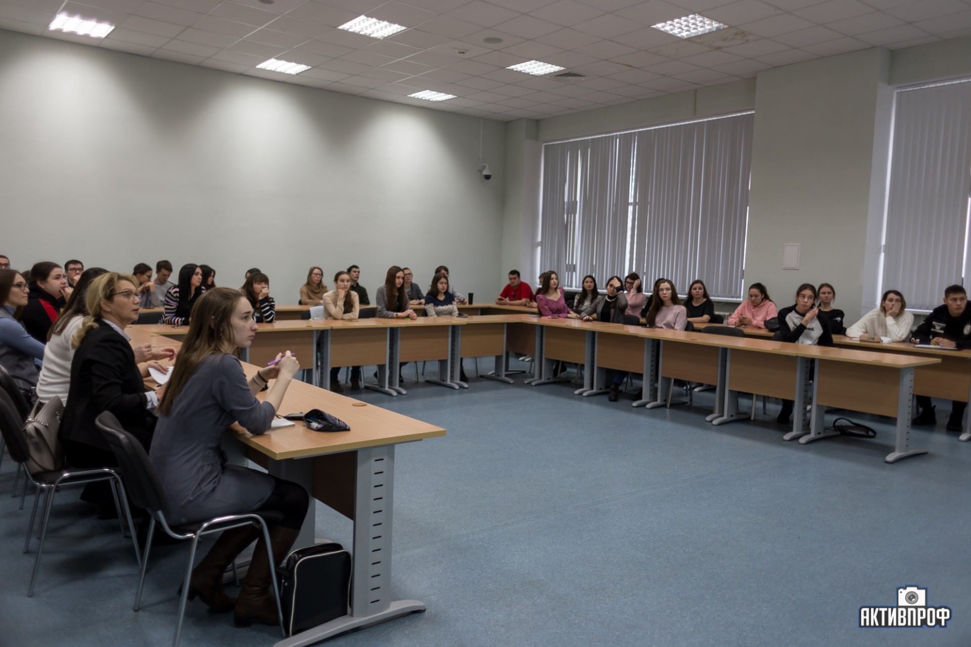 XI ������� ������'