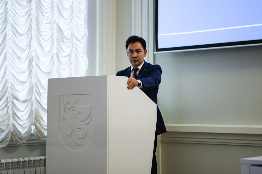 Прошла встреча с иностранными студентами с участием проректора по внешним связям КФУ Прошла встреча с иностранными студентами с участием проректора по внешним связям КФУ