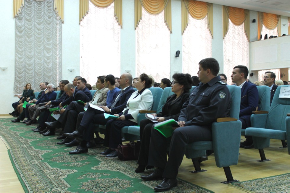 ������ � �������������� ��������� ����������� �������� ���� ����� � ���� �� �������