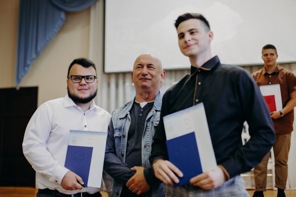 Состоялось торжественное вручение дипломов выпускникам бакалавриата по направлению Состоялось торжественное вручение дипломов выпускникам бакалавриата по направлению