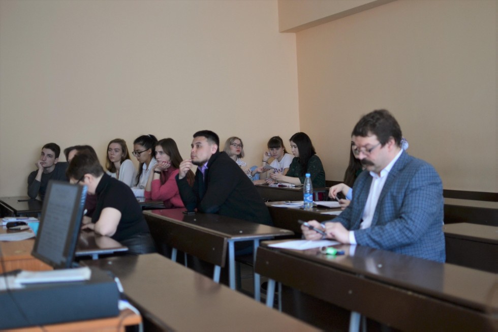 ����� ������������ ����� ����